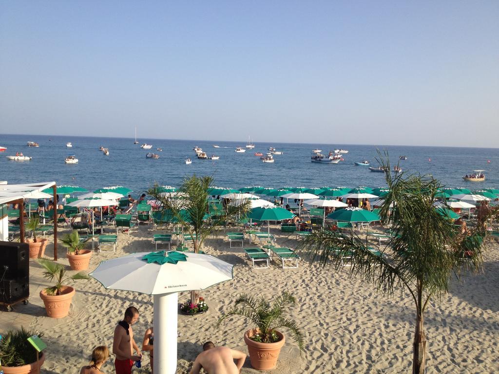 Hotel Mediterraneo ロッチェッラ・イオーニカ エクステリア 写真