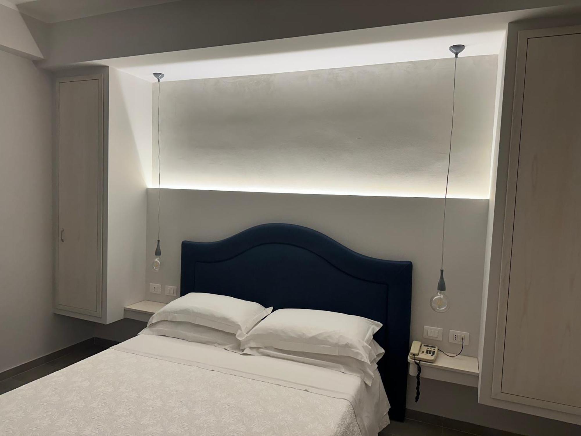 Hotel Mediterraneo ロッチェッラ・イオーニカ エクステリア 写真